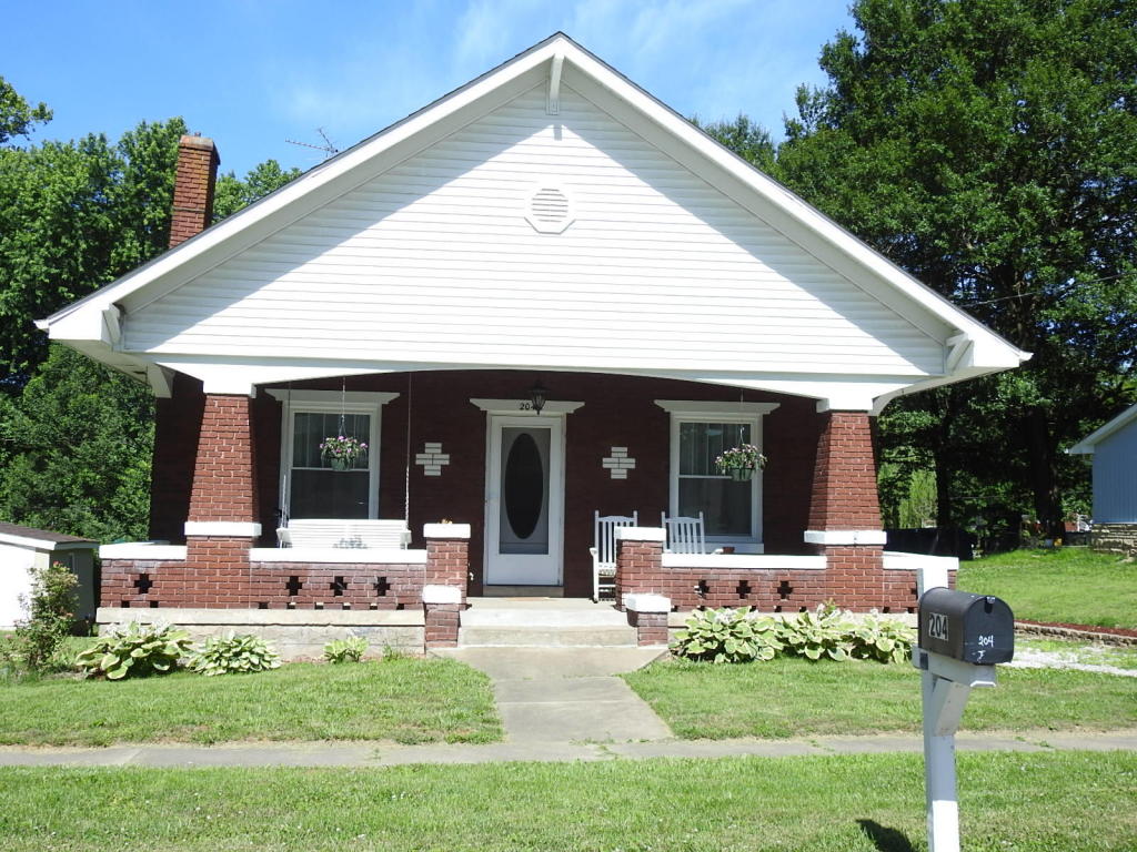 204 N Howard ST, New Franklin, MO 65274