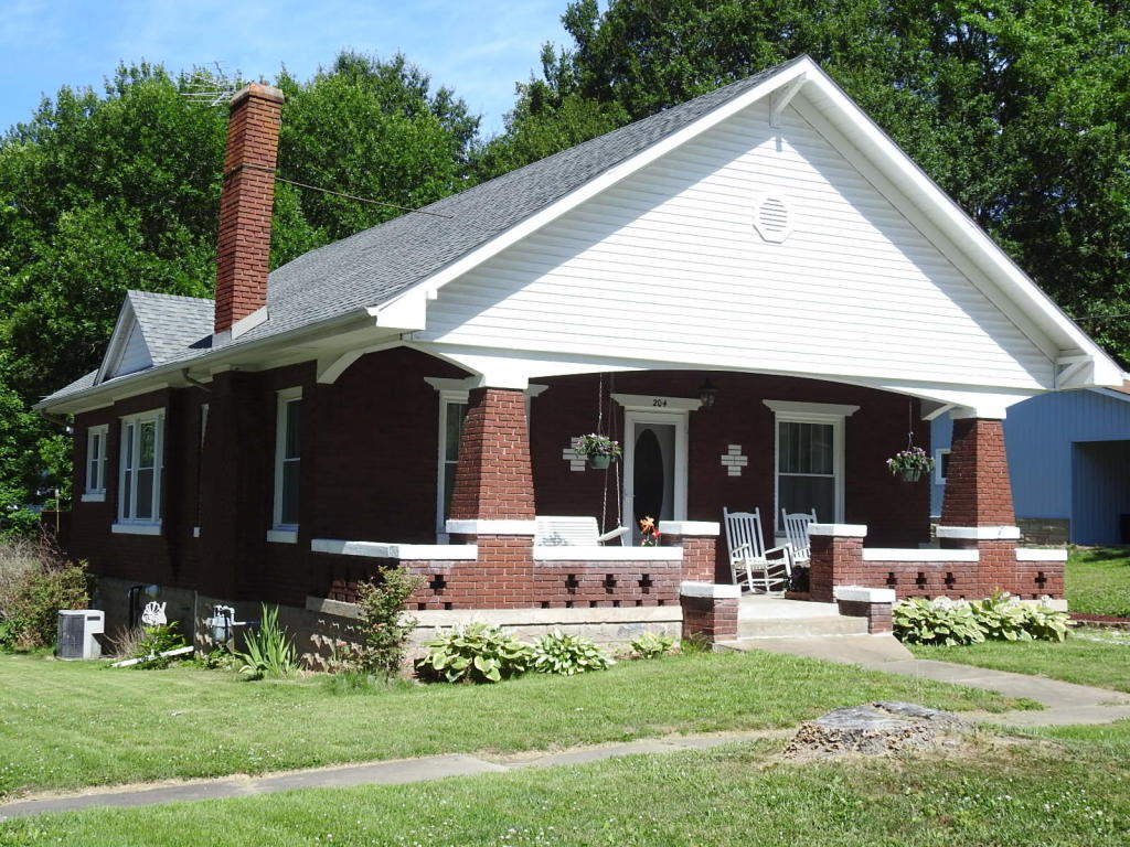 204 N Howard ST, New Franklin, MO 65274