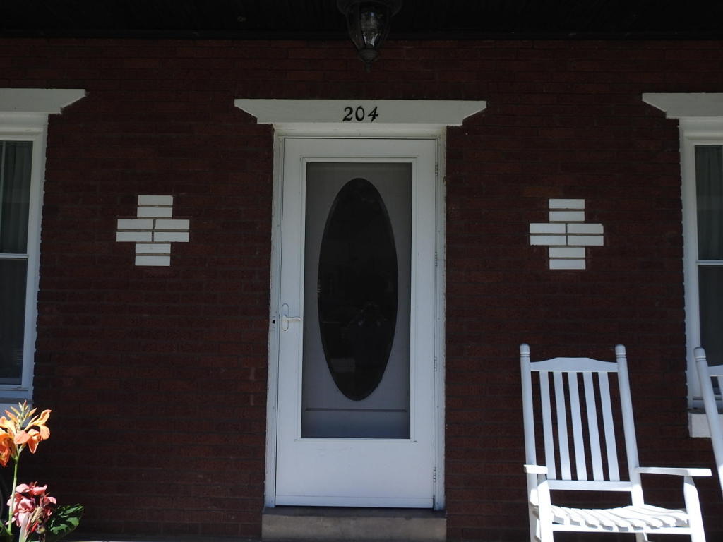 204 N Howard ST, New Franklin, MO 65274