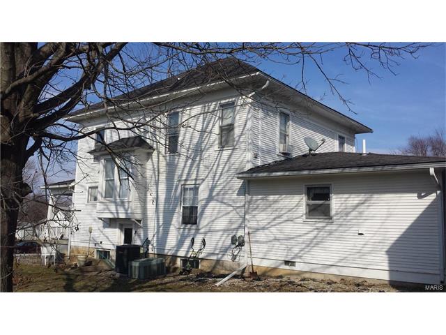 639 W. Locust St, Paris, MO 65275