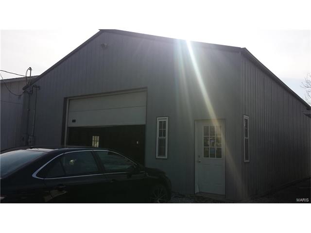 639 W. Locust St, Paris, MO 65275