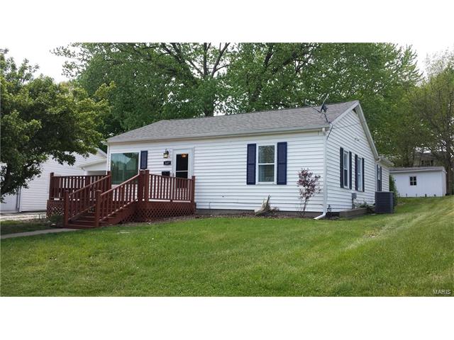 107 Hill St, Paris, MO 65275