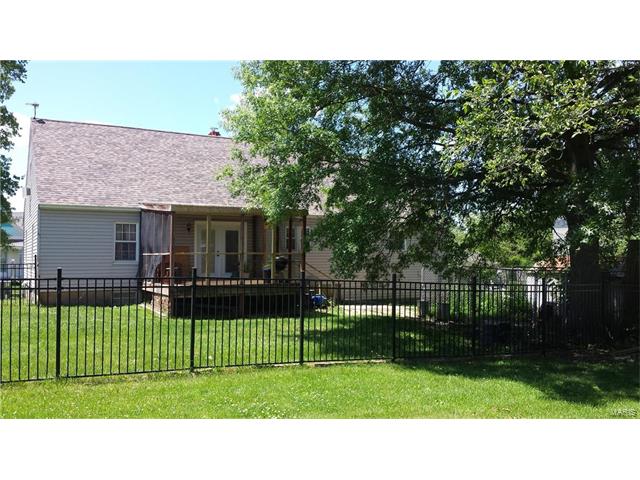 108 S. Seminary, Paris, MO 65275