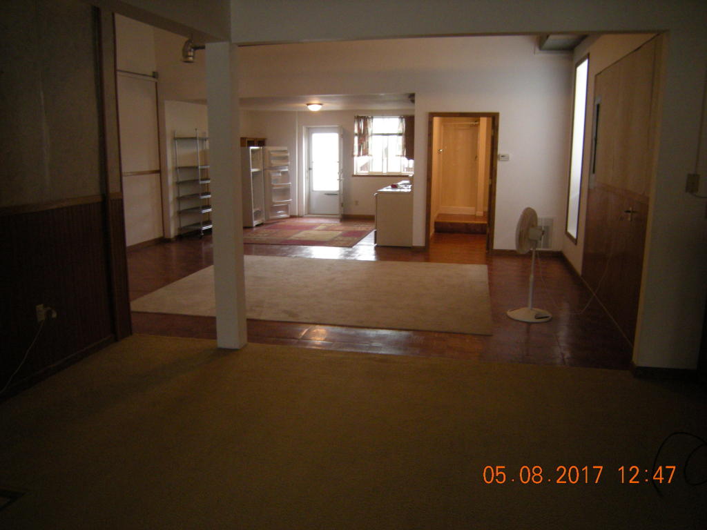108 N OGDEN ST, Sturgeon, MO 65284