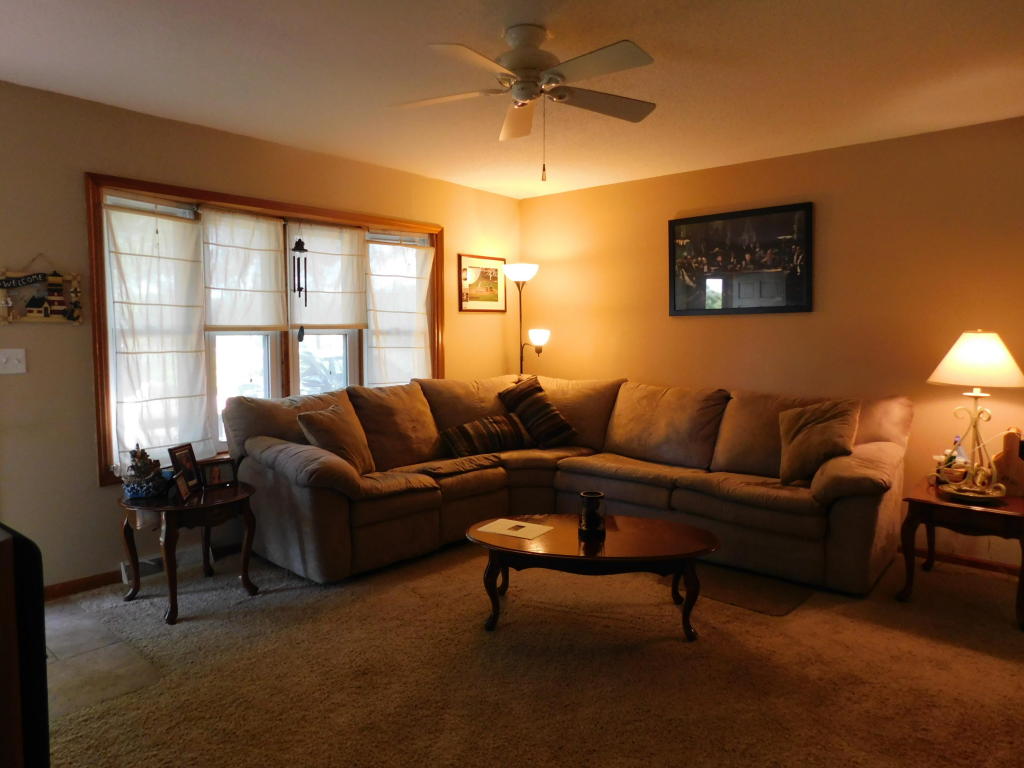 415 N AUDRAIN ST, Sturgeon, MO 65284
