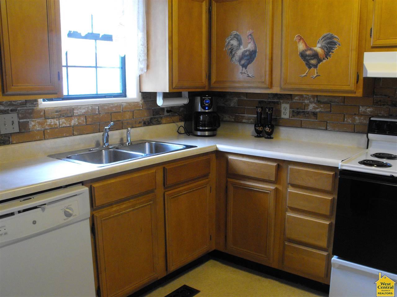 104 W 28th, Sedalia, MO 65301
