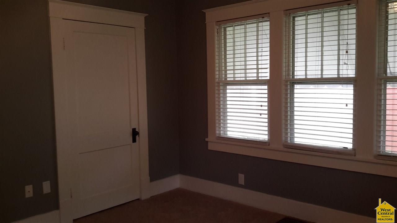 815 S Barrett Ave, Sedalia, MO 65301