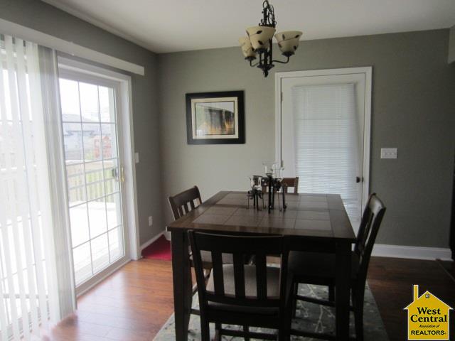 3233Cunningham Dr, Sedalia, MO 65301