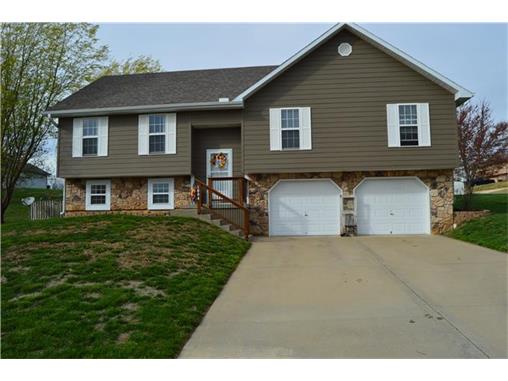 1804 5th Street Court, Knob Noster, United States 65336