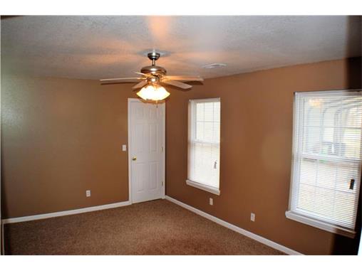 1003 S. Main, La Monte, MO 65337