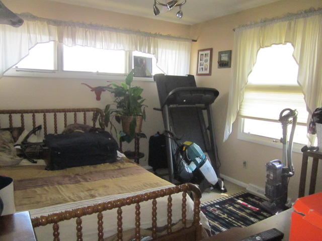 14 E Mission ST, Marshall, MO 65340