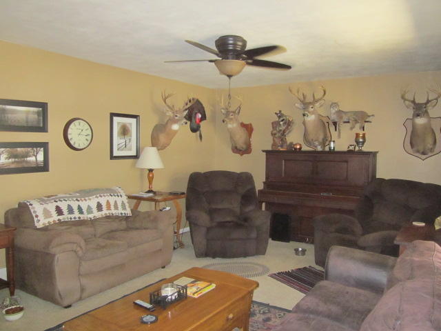 14 E Mission ST, Marshall, MO 65340