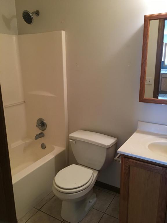 3 E Rosehill, Marshall, MO 65340