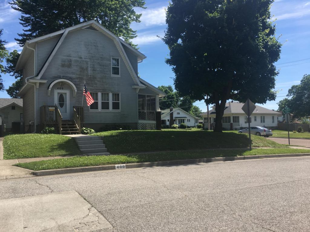 400 E Mitchell ST, Marshall, MO 65340