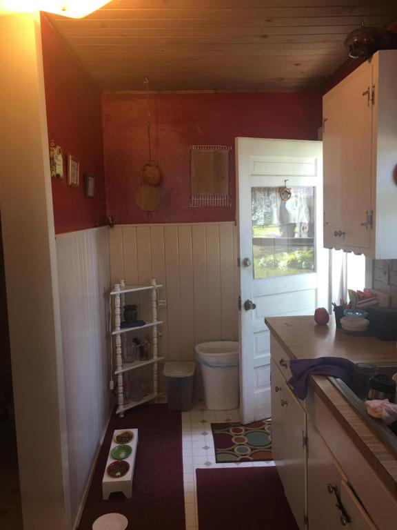 400 E Mitchell ST, Marshall, MO 65340