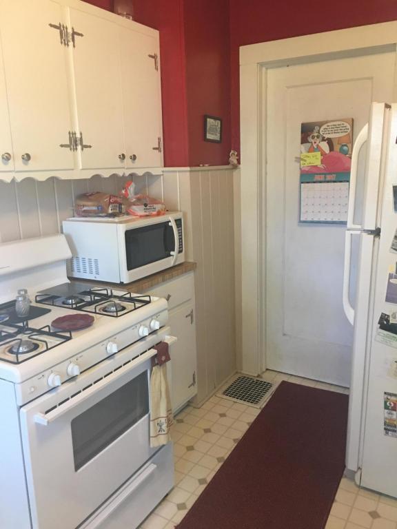 400 E Mitchell ST, Marshall, MO 65340
