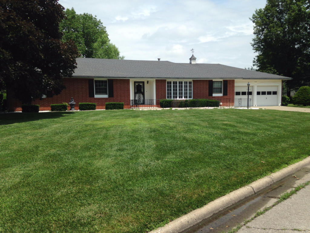 209 E MISSION ST, Marshall, MO 65340