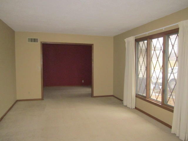 2 East BLACK, Marshall, MO 65340
