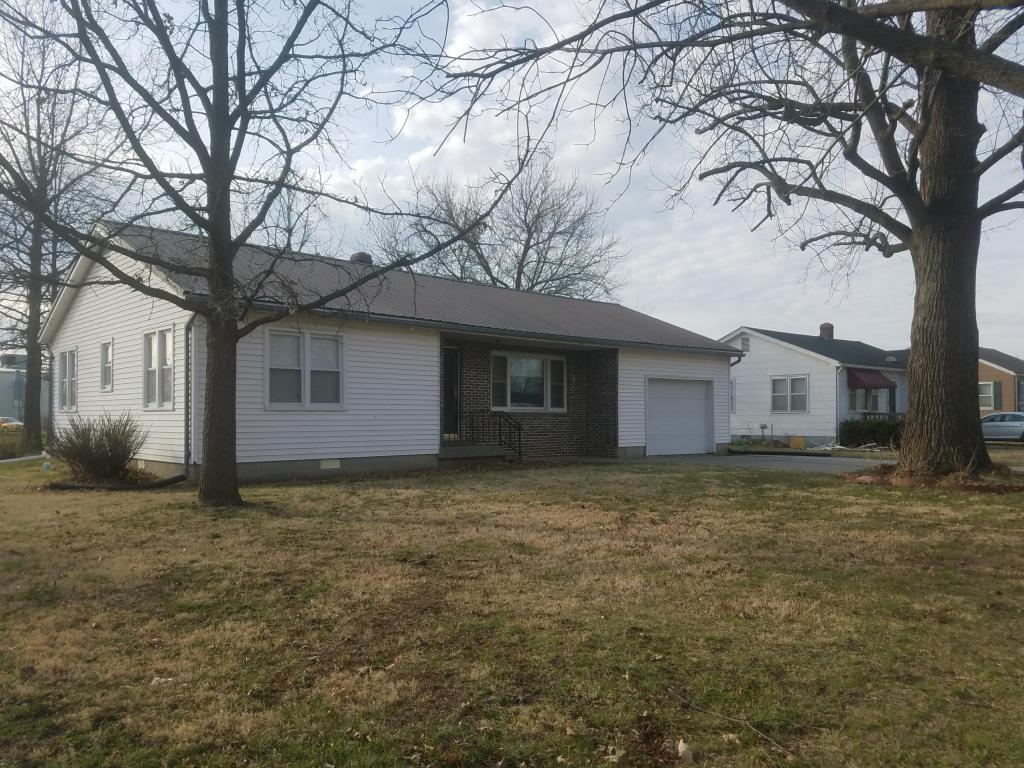 811 Park Place, Slater, MO 65349
