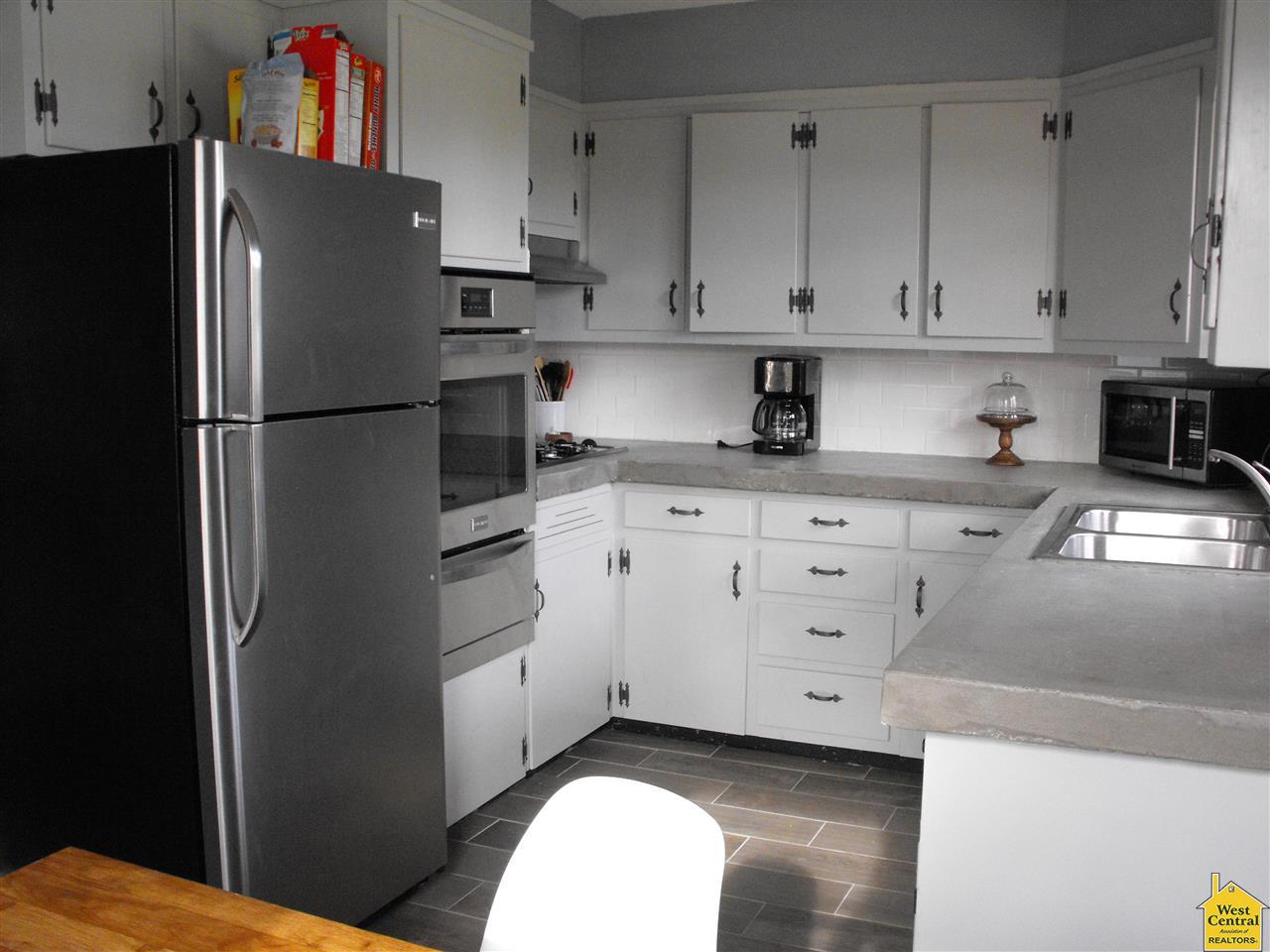 211 E Clay, Smithton, MO 65350