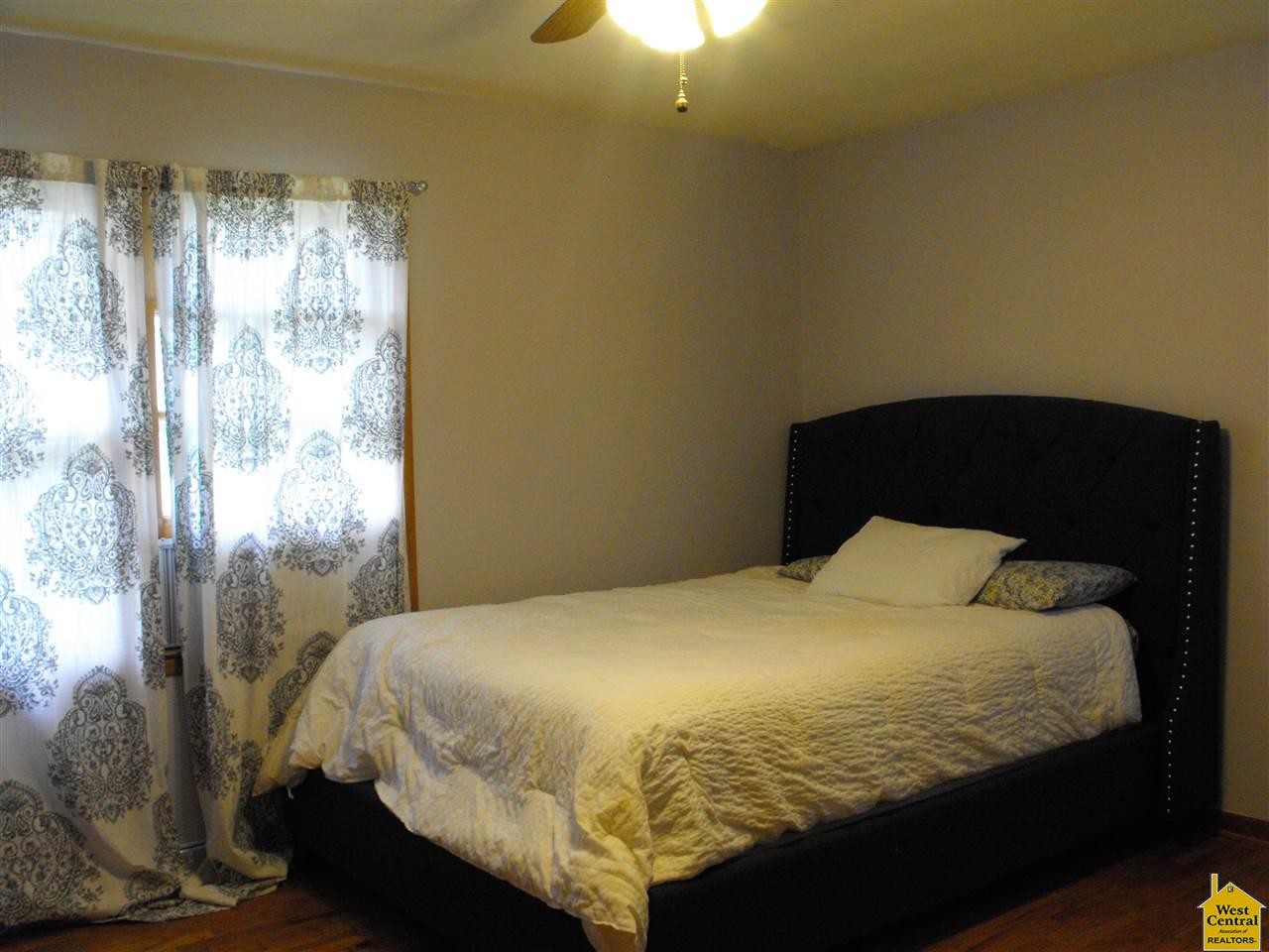 211 E Clay, Smithton, MO 65350