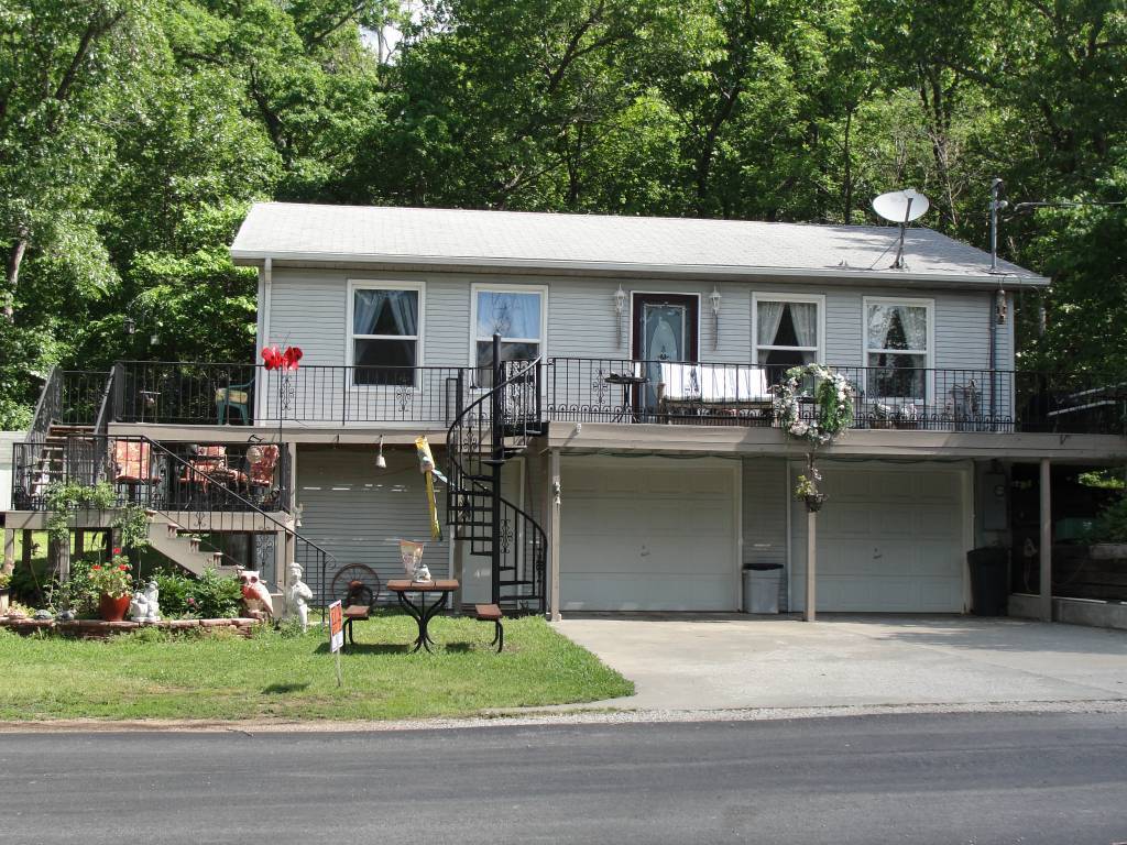 26733 Escapade Ln, Warsaw, MO 65355
