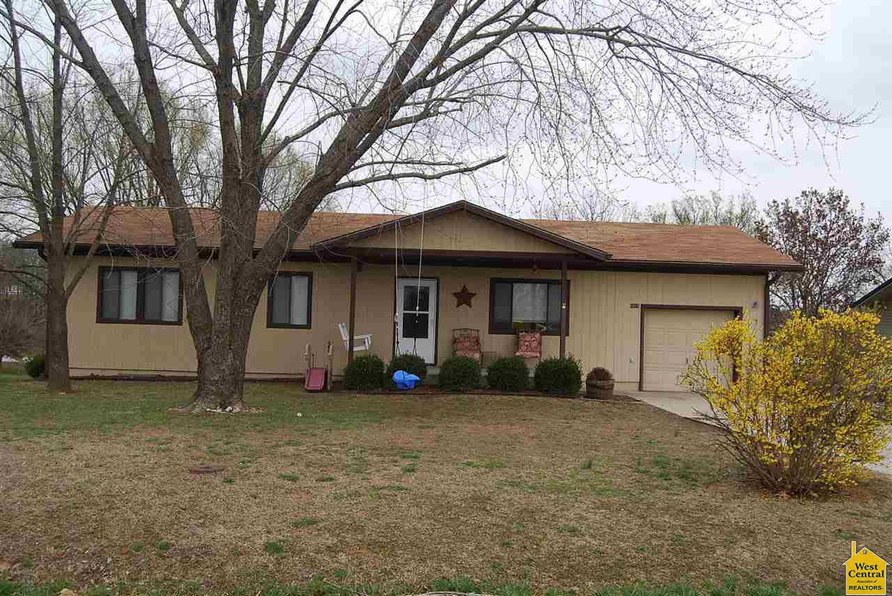 1018 W Jackson St, Warsaw, MO 65355