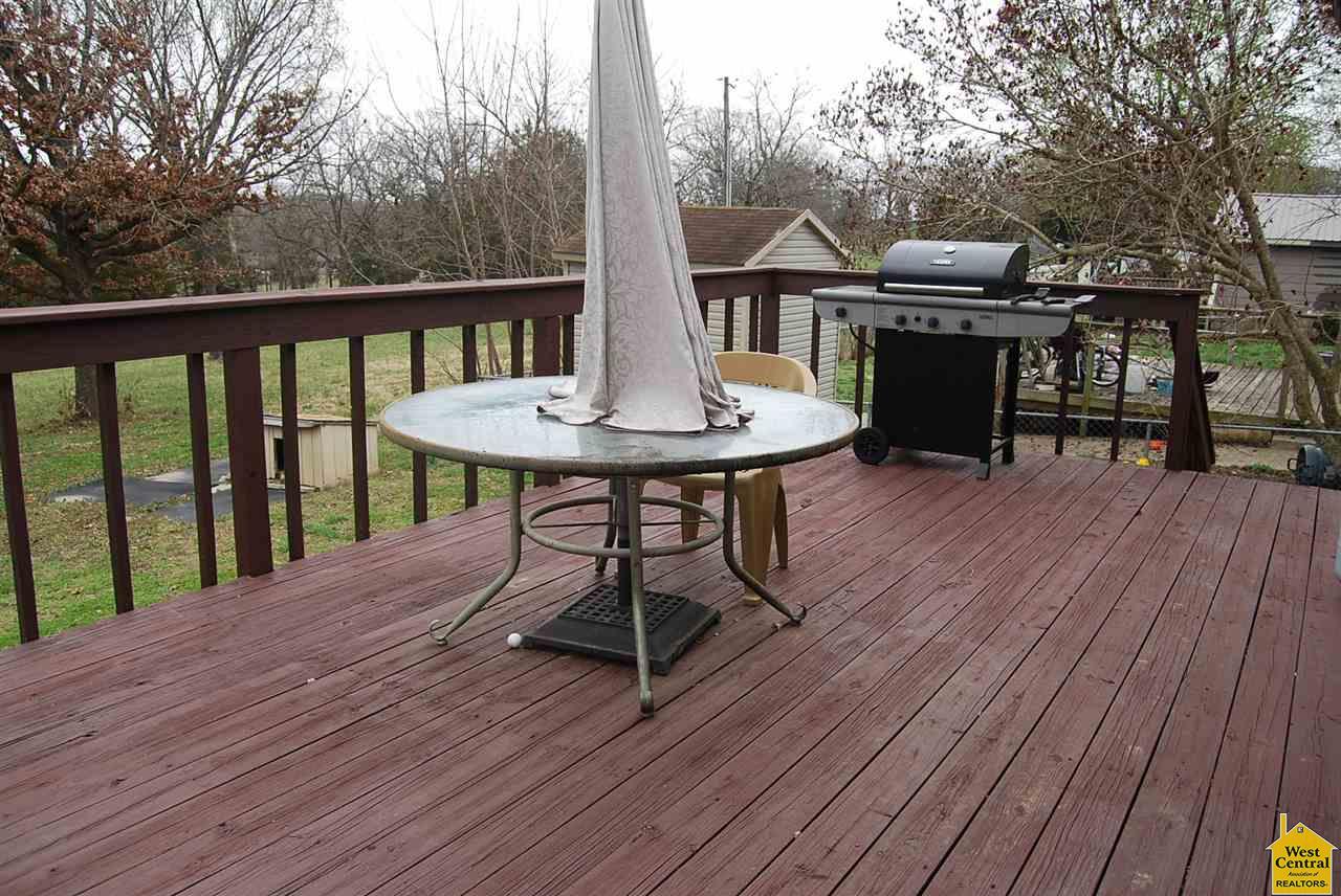 1018 W Jackson St, Warsaw, MO 65355