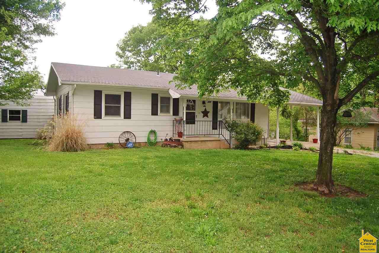 416 W Osage St, Warsaw, MO 65355
