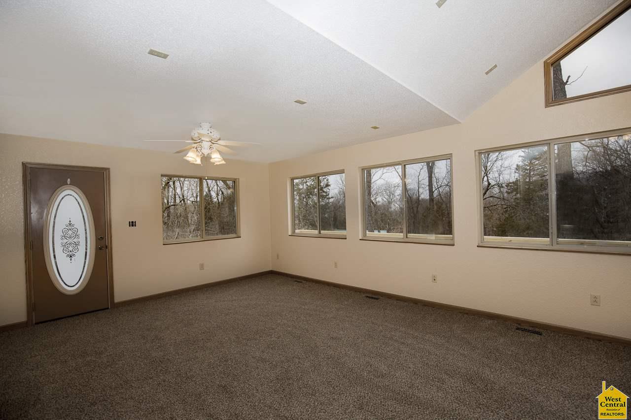 18268Orchard Rd, Warsaw, MO 65355
