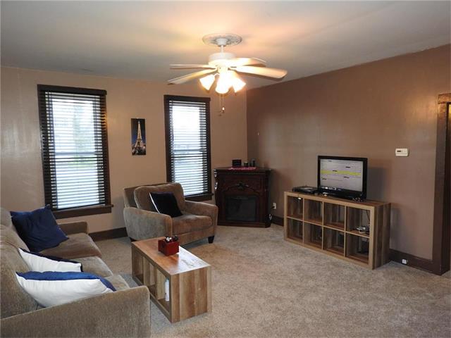 302 E Benton Street, Windsor, MO 65360