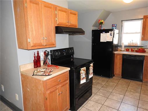 302 E Benton St, Windsor, MO 65360