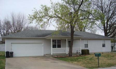 702 W Colt, Windsor, MO 65360