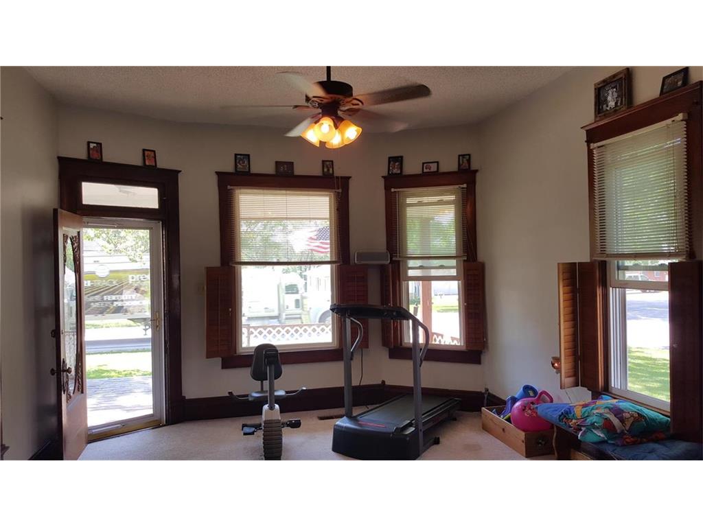 500 N Main st, Windsor, MO 65360
