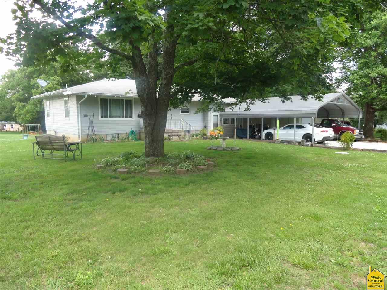624 E Florence, Windsor, MO 65360