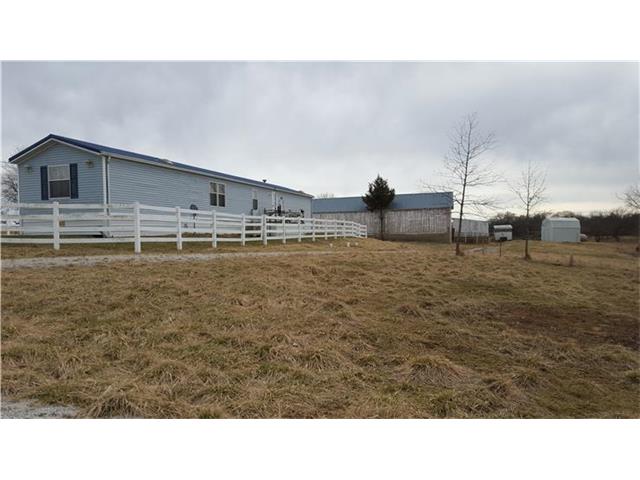 1115 NE Y Highway, Windsor, MO 65360