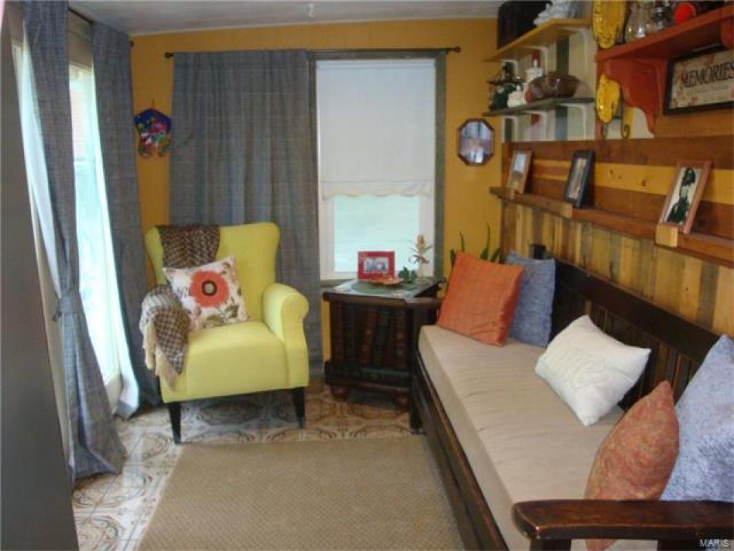 630 Walnut Street, Bourbon, MO 65441