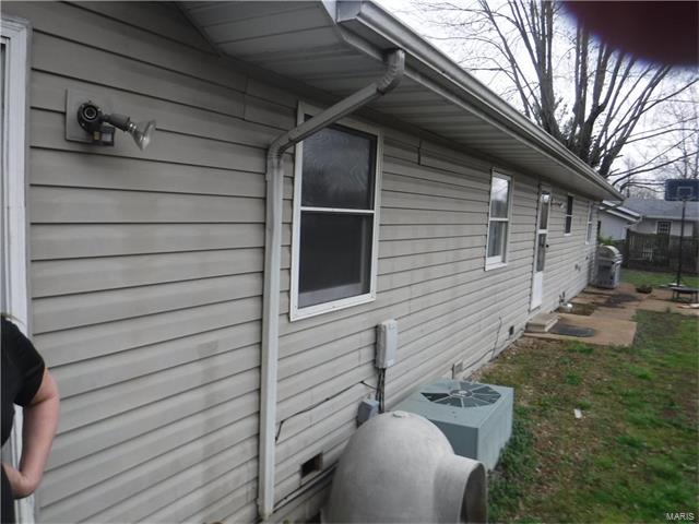 1109 Carol Street, Cuba, MO 65453