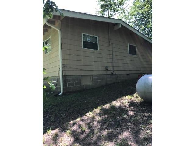 1555 Cree, Cuba, MO 65453