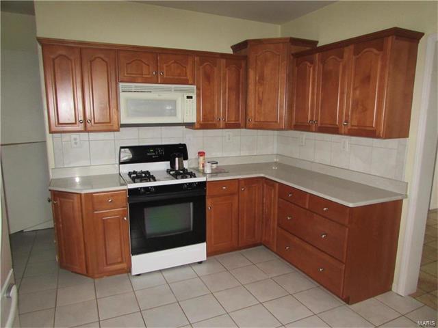 901 Augusta St, Houston, MO 65483