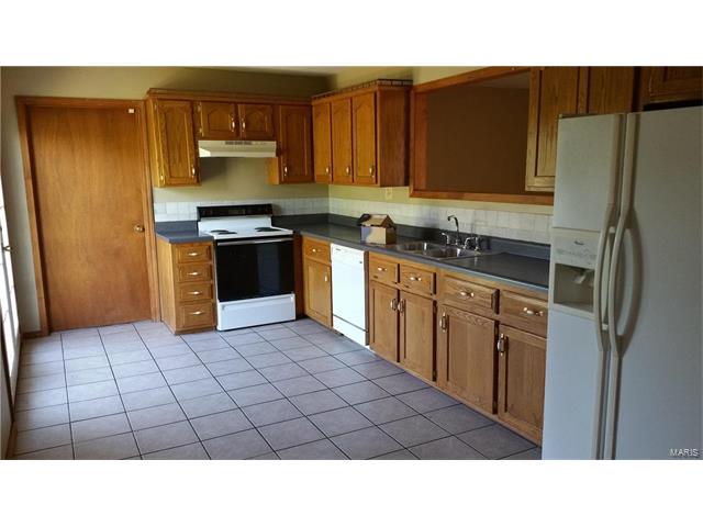 1041 Troutman, Lebanon, MO 65536
