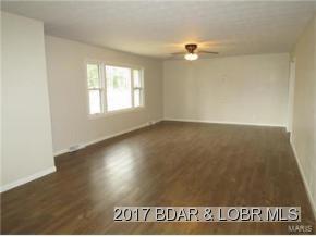 22776 Pioneer Dr, Lebanon, MO 65536