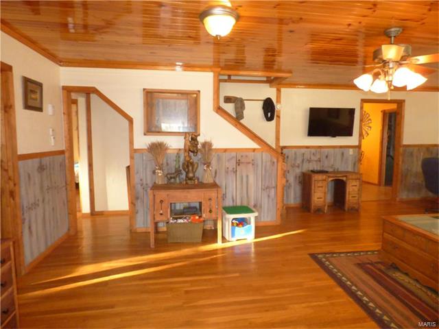 18850 Nellwood, Lebanon, MO 65536