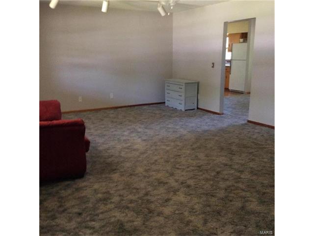 1413 Thomas, Lebanon, MO 65536