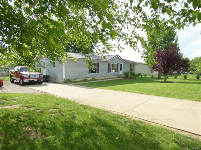 2141 Foxwood, Lebanon, MO 65536