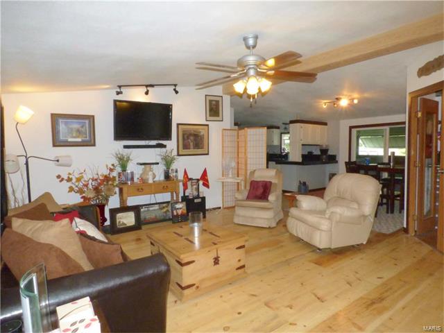 2141 Foxwood, Lebanon, MO 65536