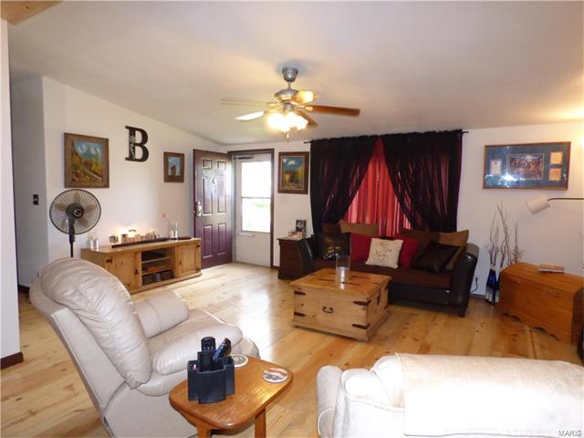 2141 Foxwood, Lebanon, MO 65536