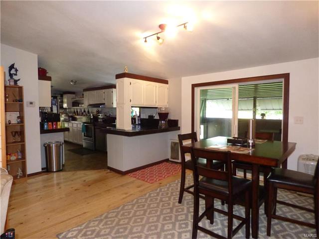 2141 Foxwood, Lebanon, MO 65536