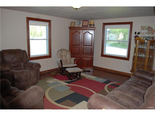 743 Dilworth Road, Lebanon, MO 65536
