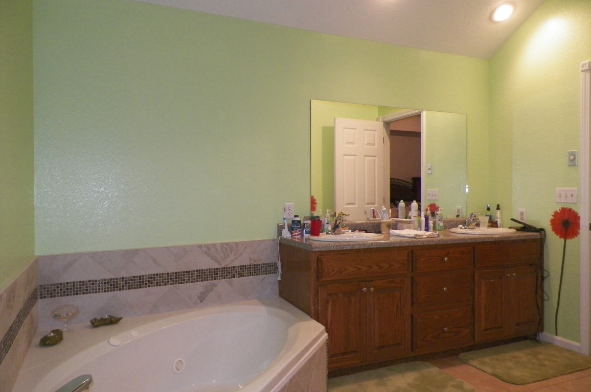 2115 Tower Road, Lebanon, United States 65536